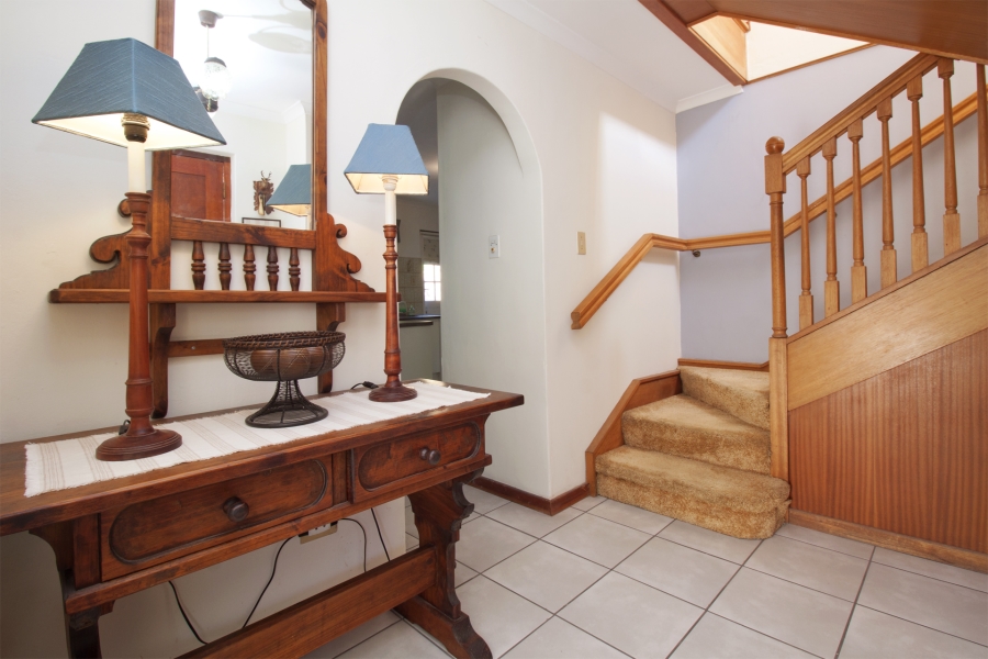 To Let 3 Bedroom Property for Rent in Glencairn Western Cape